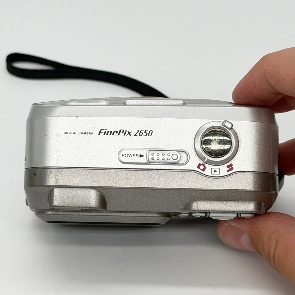 Fujifilm FinePix 2650 Digital Camera Silver 2.0MP 3x Optical Zoom Tested Works